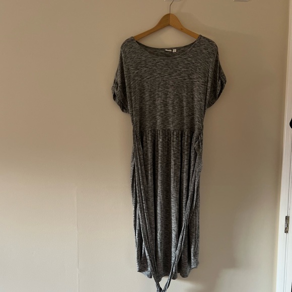 Gap women’s dress. Size Medium, Grey, Good Condition - Picture 2 of 3